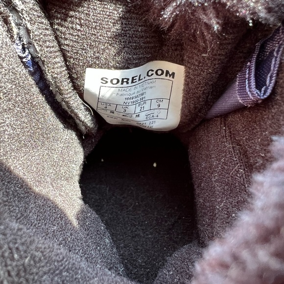 Sorel Winter Boots - Infant Size 4 - Picture 6 of 9